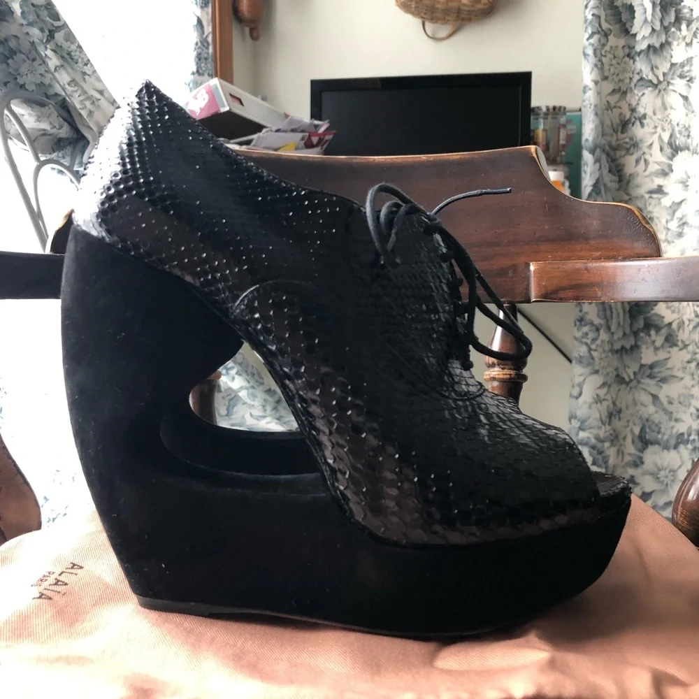 Alaia Cutout Python and Suede Wedge Booties 39 NEW